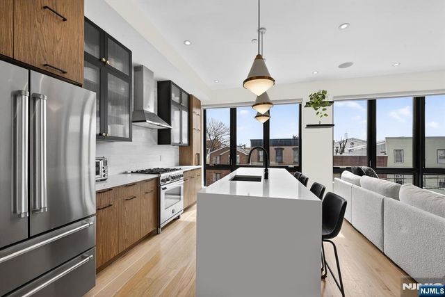 339 Palisade Avenue 3, Jersey City, NJ 07307