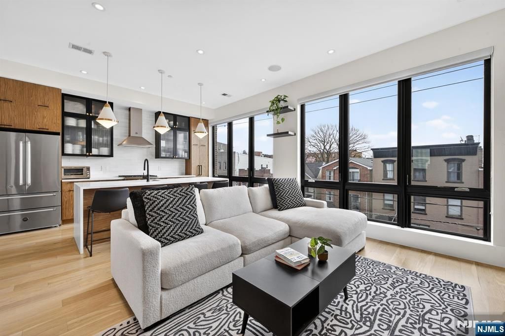 339 Palisade Avenue 3, Jersey City, NJ 07307