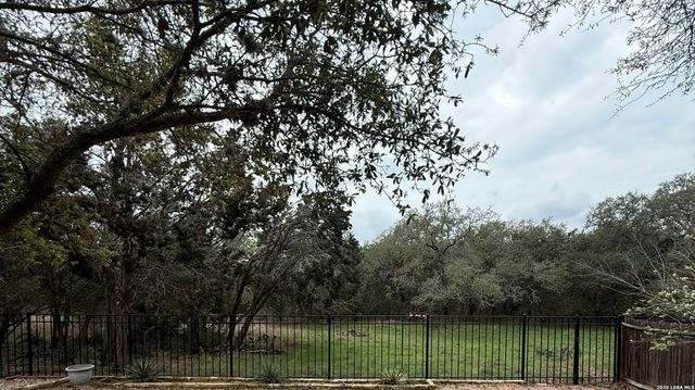 23519 Beaver Crk, San Antonio, TX 78258