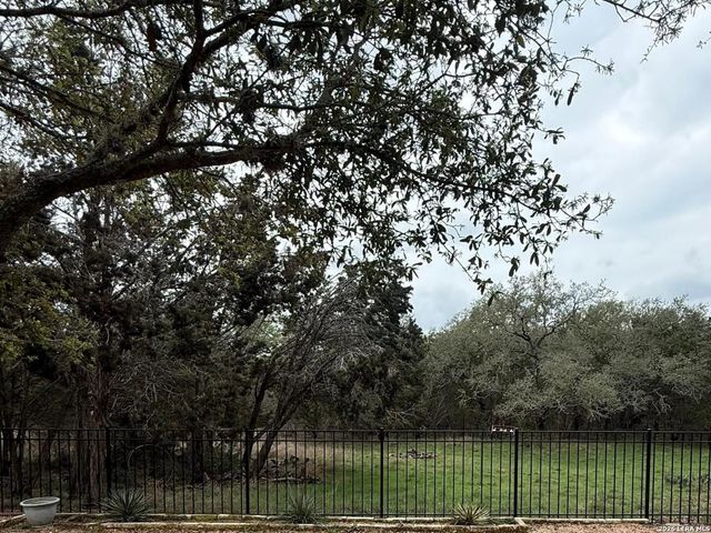 23519 Beaver Crk, San Antonio, TX 78258