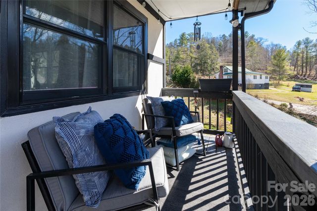 5 Northlake Drive, Weaverville, NC 28787