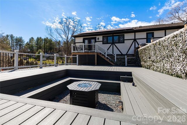 5 Northlake Drive, Weaverville, NC 28787