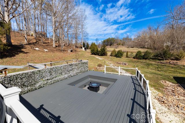 5 Northlake Drive, Weaverville, NC 28787
