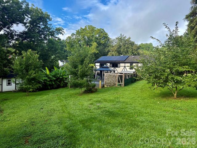 5 Northlake Drive, Weaverville, NC 28787