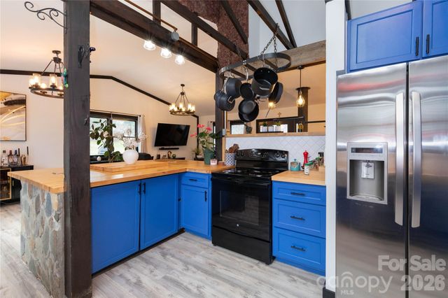 5 Northlake Drive, Weaverville, NC 28787