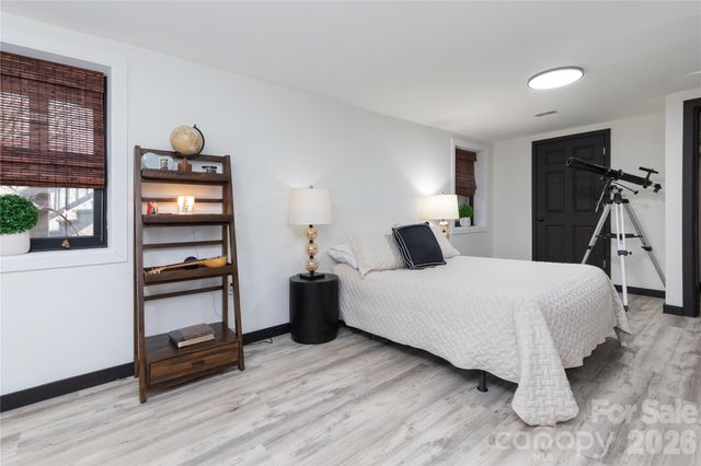 5 Northlake Drive, Weaverville, NC 28787