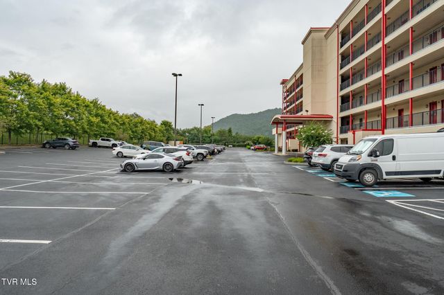 210 Raceday Center Drive Unit 1105, Bristol, TN 37620