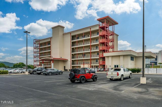 210 Raceday Center Drive Unit 1105, Bristol, TN 37620