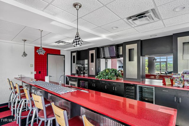 210 Raceday Center Drive Unit 1105, Bristol, TN 37620