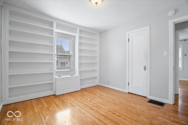 35 N Elizabeth Street, Indianapolis, IN 46219