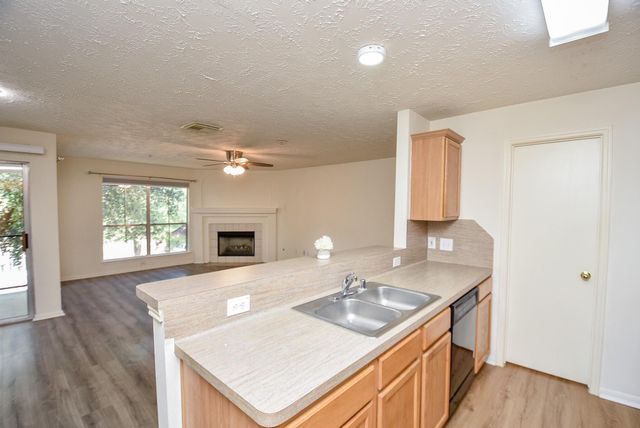 8051 Bay Branch Dr 222, The Woodlands, TX 77382