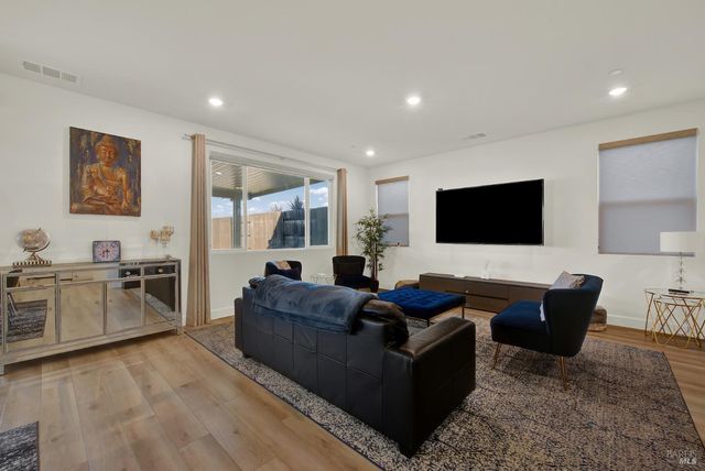 5025 Ellis Godfrey Dr, Fairfield, CA 94533