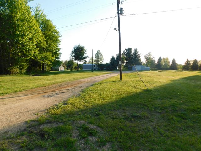 10485 Bagley Avenue, Grant, MI 49327