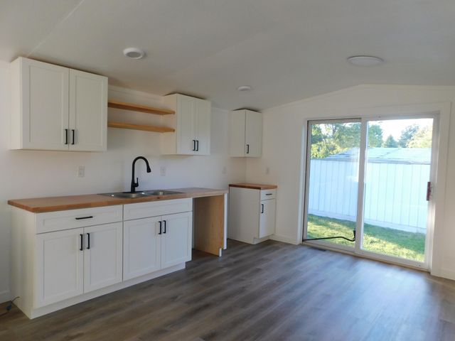 10485 Bagley Avenue, Grant, MI 49327