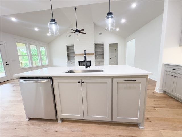 5 Chirnside Lane, Bella Vista, AR 72715