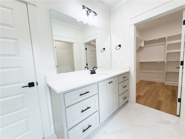 5 Chirnside Lane, Bella Vista, AR 72715