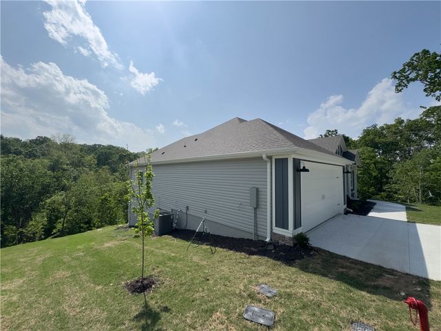 5 Chirnside Lane, Bella Vista, AR 72715