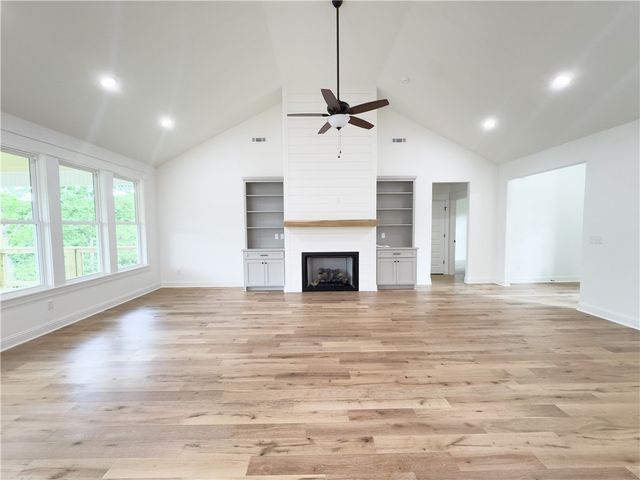 5 Chirnside Lane, Bella Vista, AR 72715