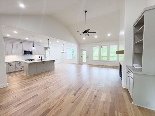 5 Chirnside Lane, Bella Vista, AR 72715