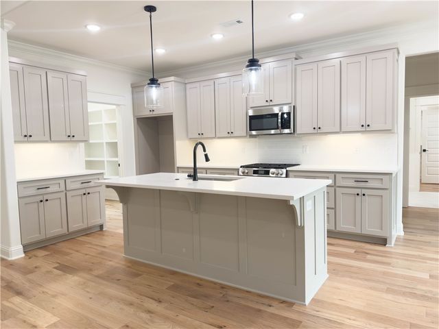 5 Chirnside Lane, Bella Vista, AR 72715