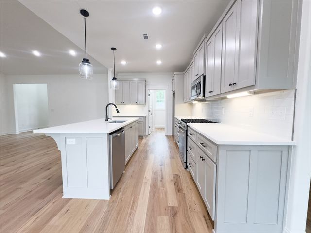 5 Chirnside Lane, Bella Vista, AR 72715