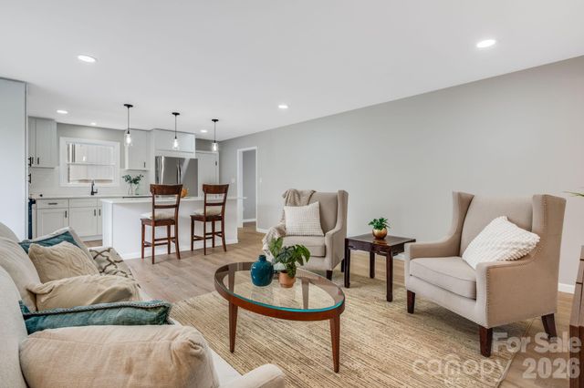 15 Kent Street, Asheville, NC 28803