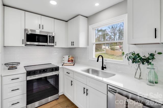 15 Kent Street, Asheville, NC 28803