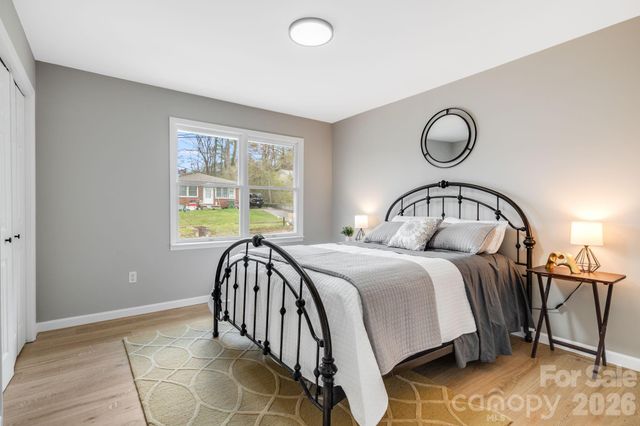 15 Kent Street, Asheville, NC 28803