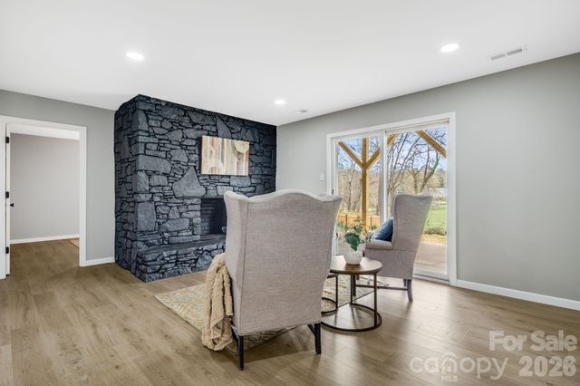 15 Kent Street, Asheville, NC 28803