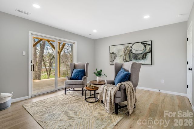 15 Kent Street, Asheville, NC 28803