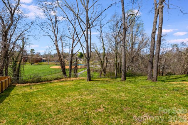 15 Kent Street, Asheville, NC 28803