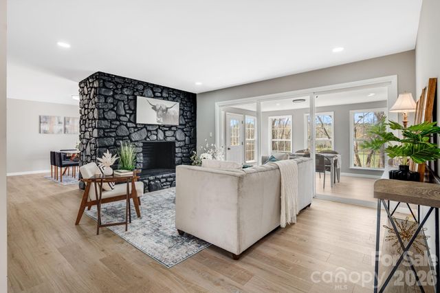 15 Kent Street, Asheville, NC 28803