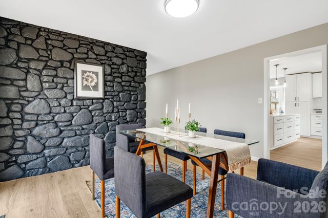 15 Kent Street, Asheville, NC 28803