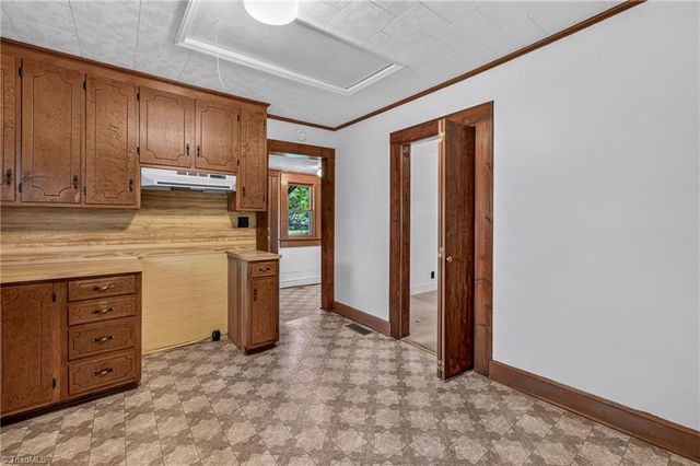 222 W Brower Avenue, Liberty, NC 27298
