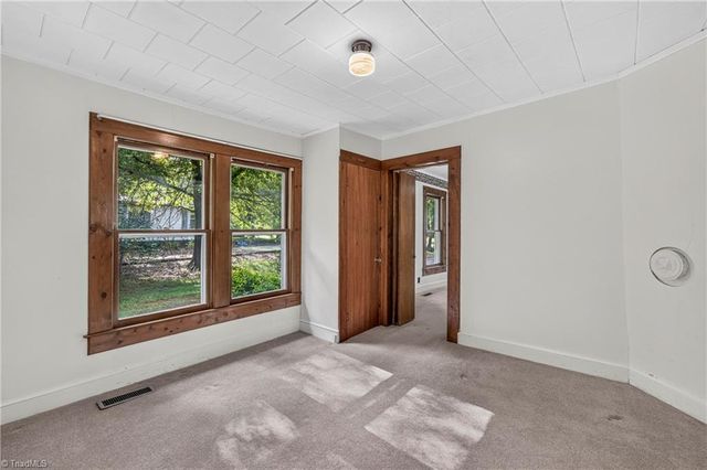 222 W Brower Avenue, Liberty, NC 27298