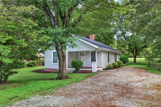 222 W Brower Avenue, Liberty, NC 27298