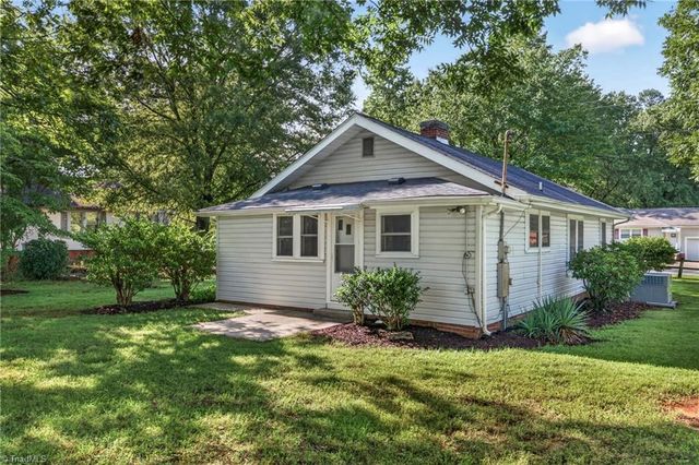 222 W Brower Avenue, Liberty, NC 27298