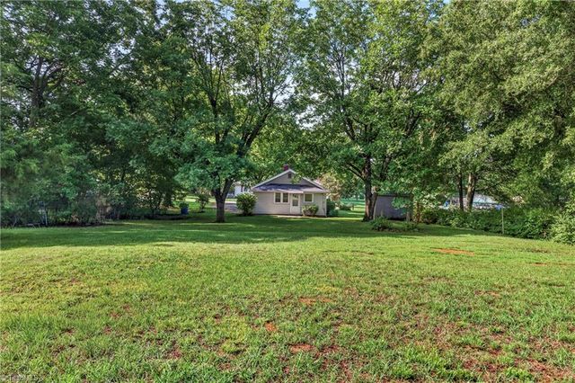 222 W Brower Avenue, Liberty, NC 27298