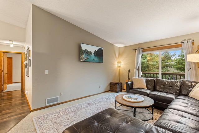 14210 44th Place N 1, Plymouth, MN 55446