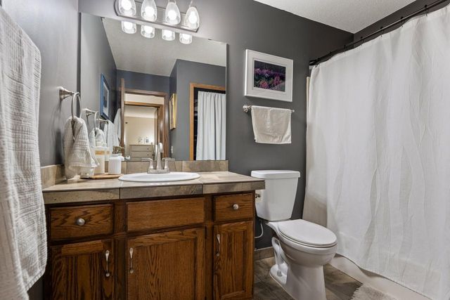 14210 44th Place N 1, Plymouth, MN 55446