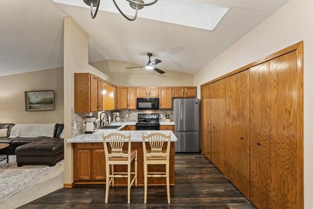 14210 44th Place N 1, Plymouth, MN 55446