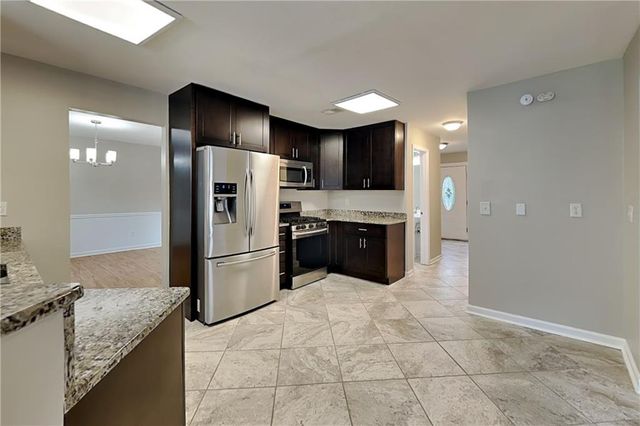 7005 Greenfield Lane, Cumming, GA 30028