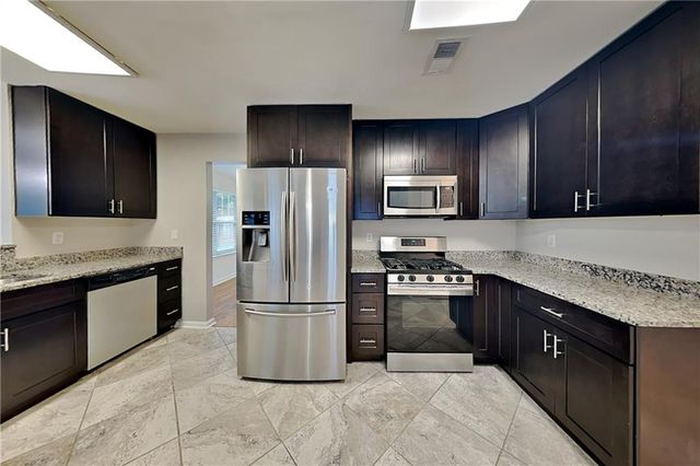 7005 Greenfield Lane, Cumming, GA 30028