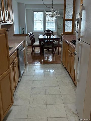 450 Shore Road 4 H, Long Beach, NY 11561