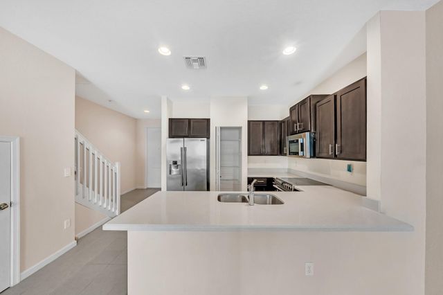 4208 N Dixie Highway 25, Oakland Park, FL 33334