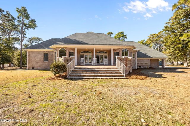 699 Country Club Drive, Oak Island, NC 28465