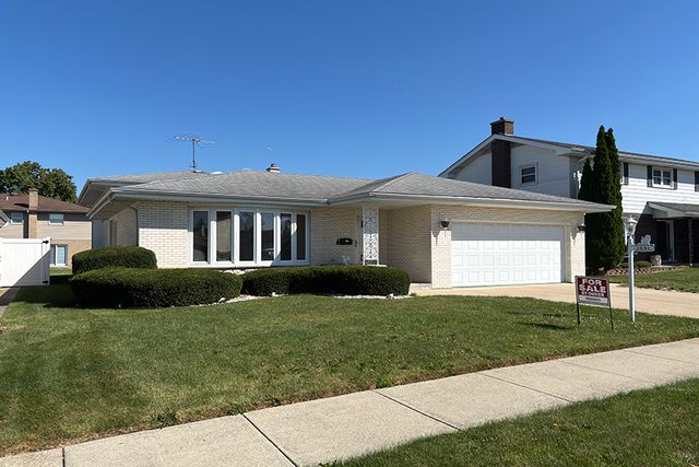 10916 Kingston Street, Westchester, IL 60154