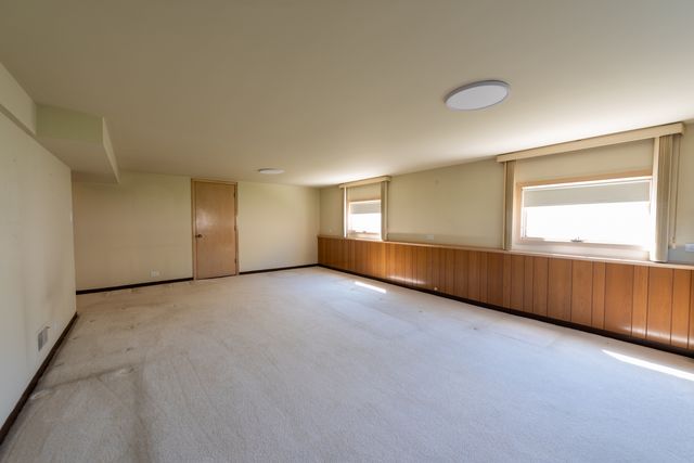 10916 Kingston Street, Westchester, IL 60154