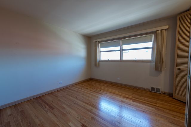 10916 Kingston Street, Westchester, IL 60154