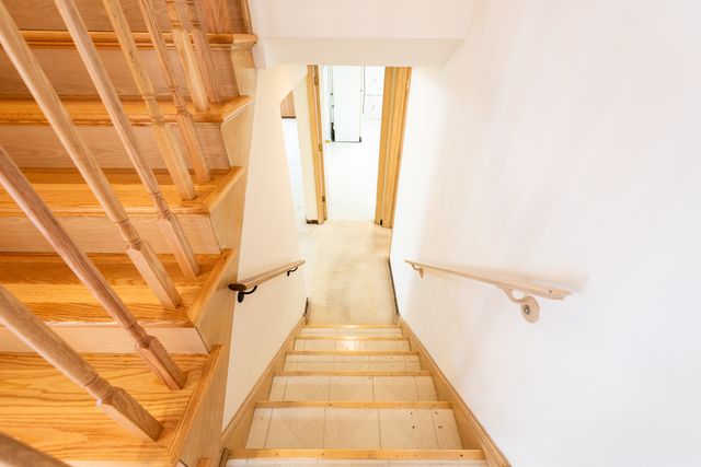 10916 Kingston Street, Westchester, IL 60154